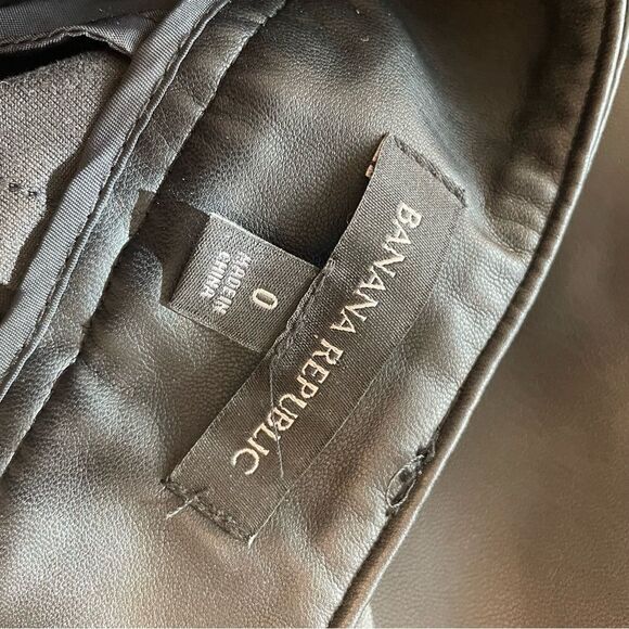 Banana Republic Black High Rise Pleated Faux Leather Pants Size 0 - Picture 7 of 8